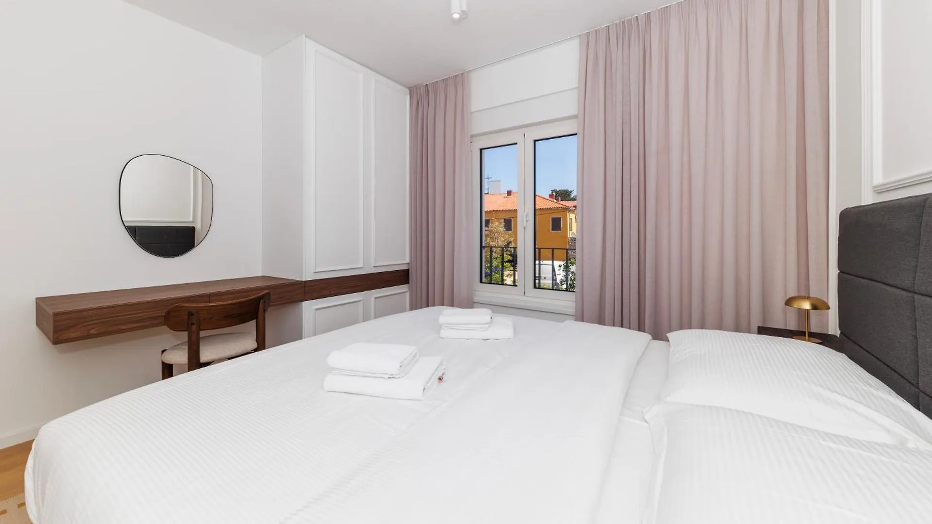 Apartment Zora By Belmont Realty زادار